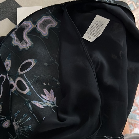 Nordstrom women Top size S - Picture 4 of 4